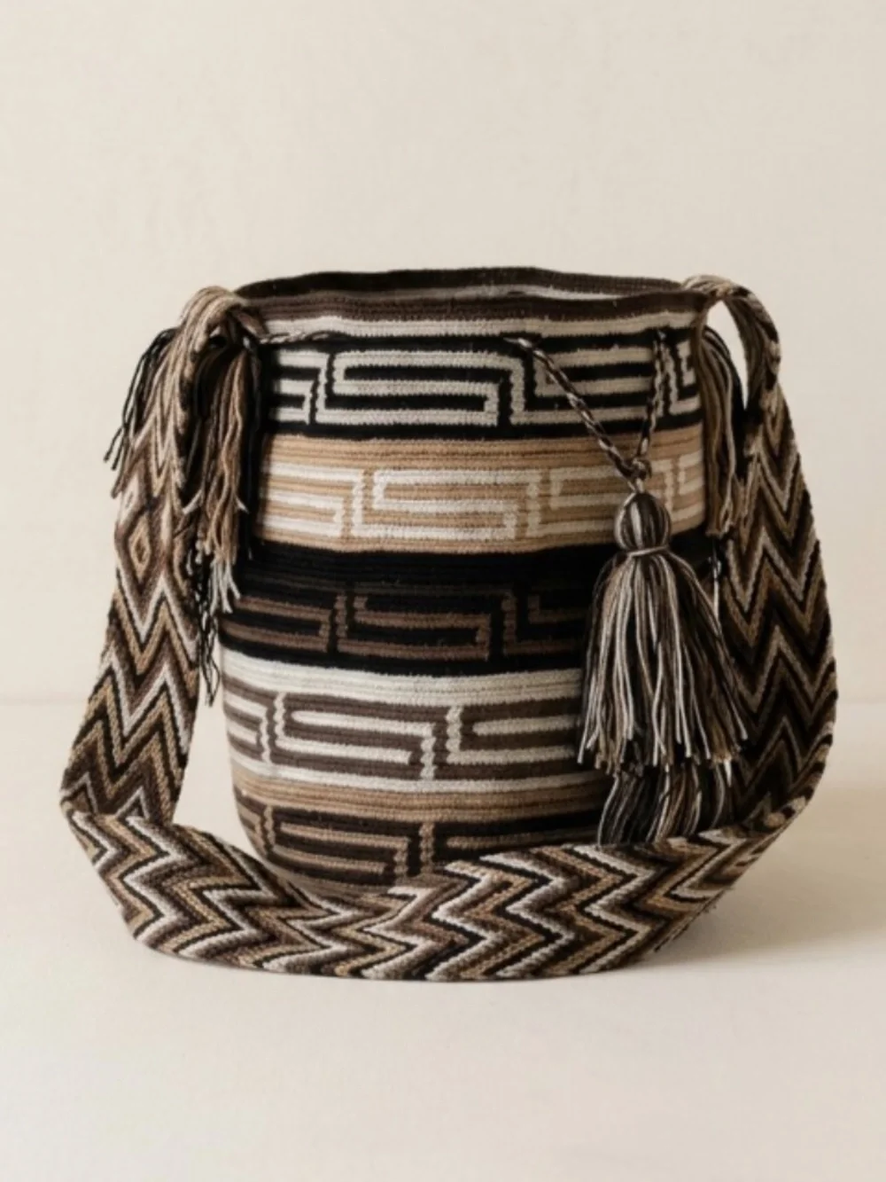 Handwoven Wayuu Mochila Bag - Earthy Geometric Crossbody